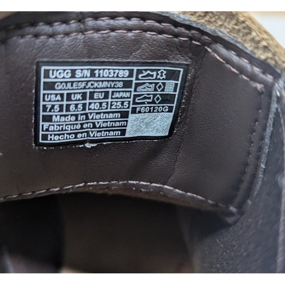 UGG Men's size 7.5 Biltmore Chelsea Waterproof Slip On Boots Stout S/N 1103789 - Picture 8 of 9